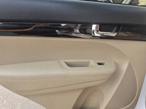 2011 Kia Sorento LX