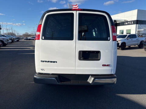 2022 GMC Savana 2500