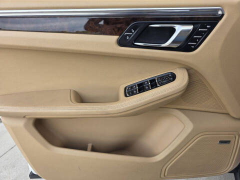 2016 Porsche Macan S