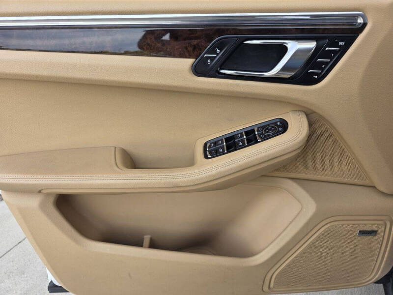 2016 Porsche Macan S