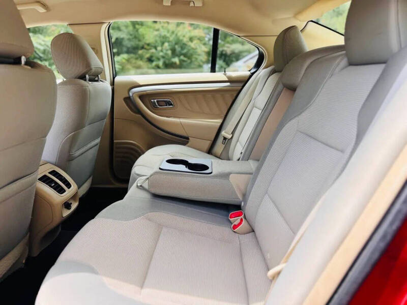 2015 Ford Taurus SEL