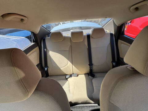 2013 Hyundai Accent GLS