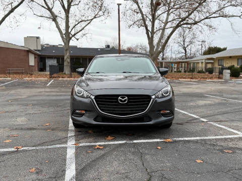 2018 Mazda MAZDA3 Touring