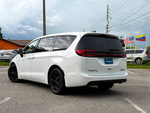 2024 Chrysler Pacifica Plug-In Hybrid