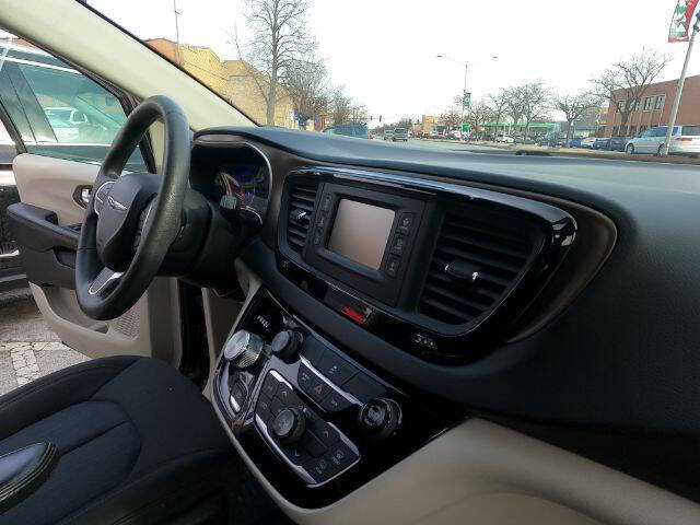 2017 Chrysler Pacifica LX