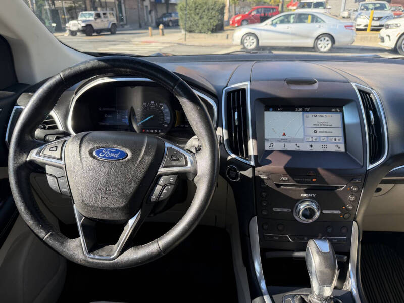 2017 Ford Edge Titanium