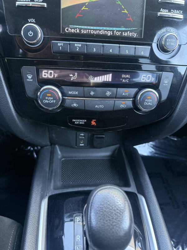 2015 Nissan Rogue SV