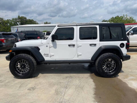 2019 Jeep Wrangler Unlimited for sale at BENTON MOTORPLEX in Cleburne TX