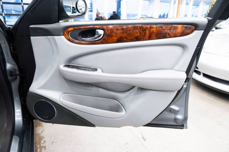 2005 Jaguar XJ-Series XJ8