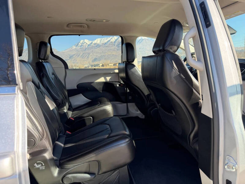 2020 Chrysler Voyager LXi