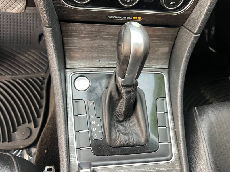 2018 Volkswagen Passat 2.0T SE