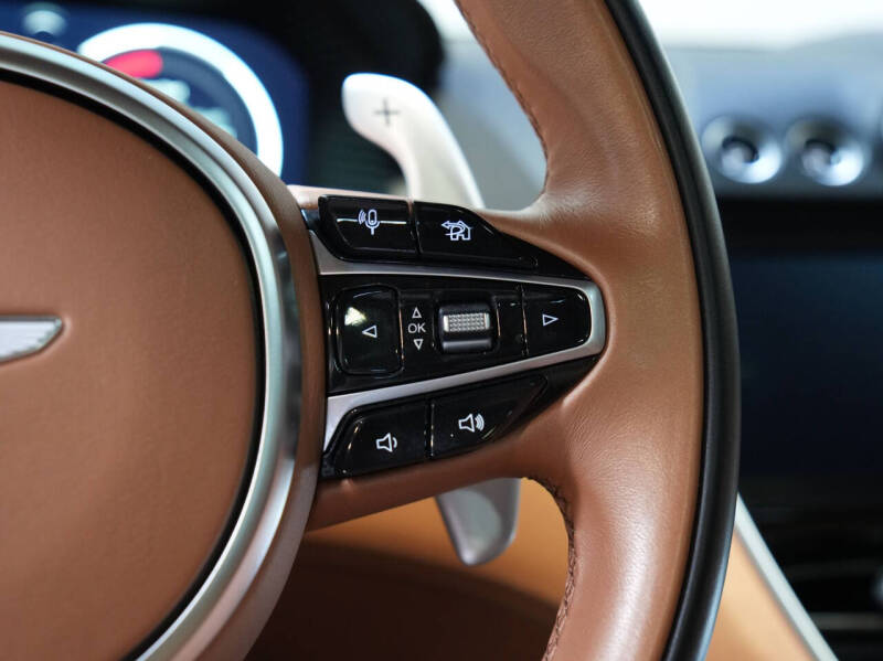 2021 Aston Martin DBX