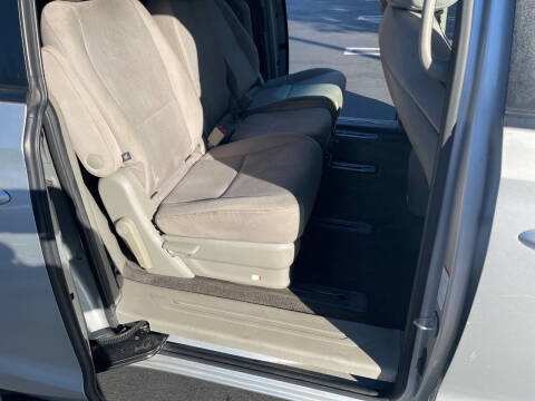 2016 Kia Sedona LX