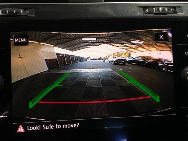 2017 Volkswagen e-Golf SE