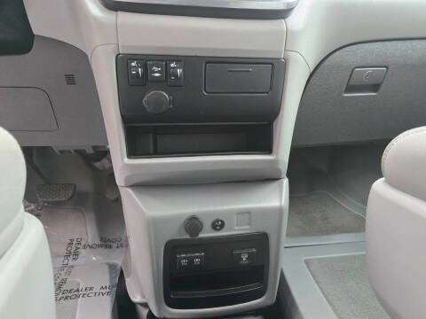 2018 Toyota Sienna XLE 8-Passenger