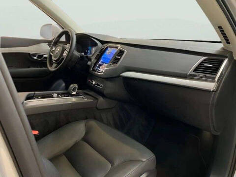 2025 Volvo XC90 B5 Core Bright Theme
