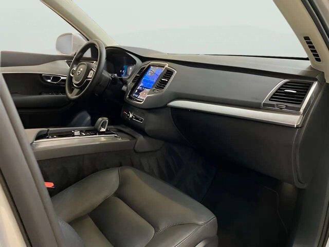 2025 Volvo XC90 B5 Core Bright Theme