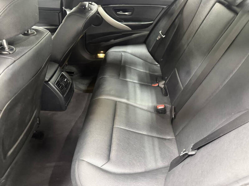 2017 BMW 3 Series 320i
