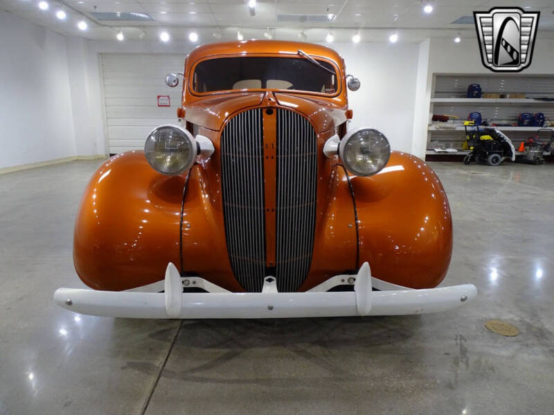 1937 Plymouth P4