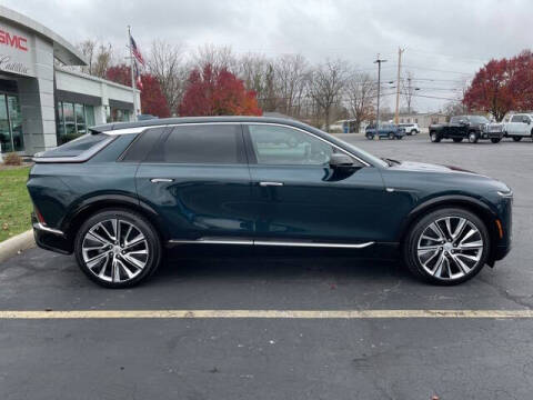 2024 Cadillac LYRIQ Luxury 3