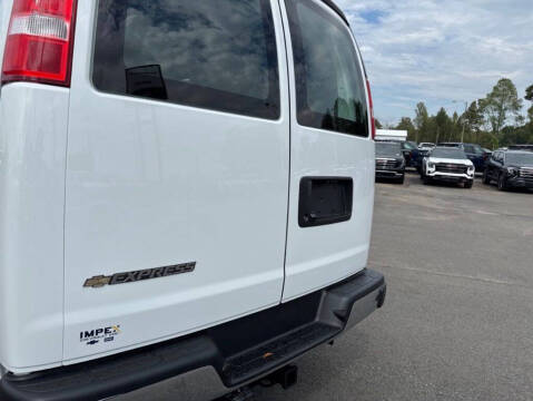 2025 Chevrolet Express 2500