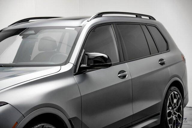 2023 BMW X7 M60i