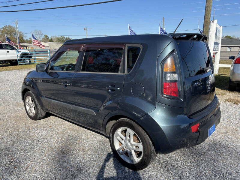 2011 Kia Soul +