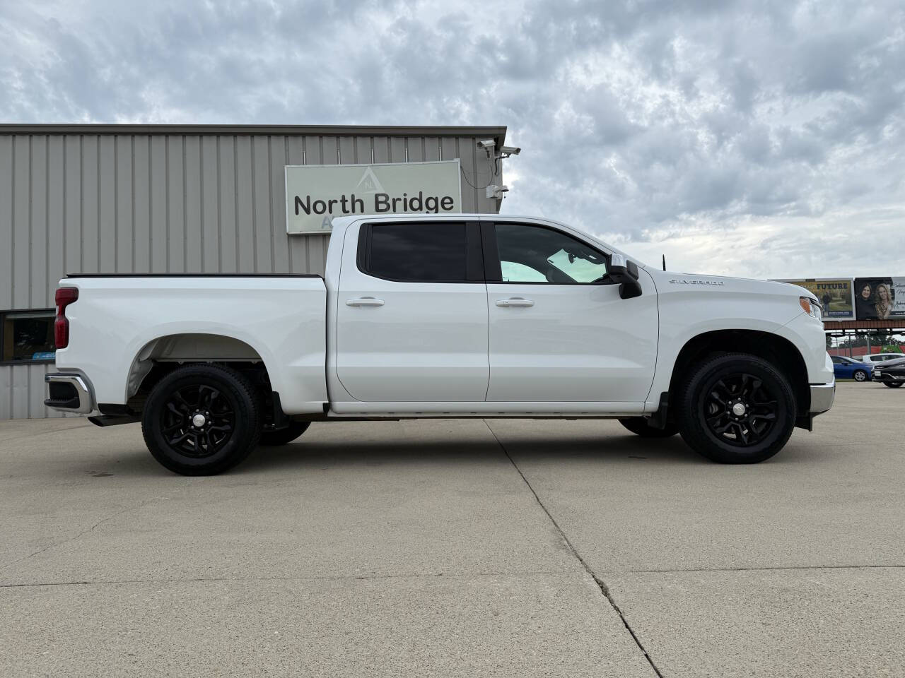 2022 Chevrolet Silverado 1500 LT photo 25