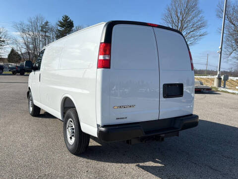 2025 Chevrolet Express 2500