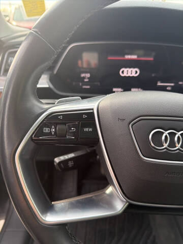 2021 Audi e-tron quattro Premium