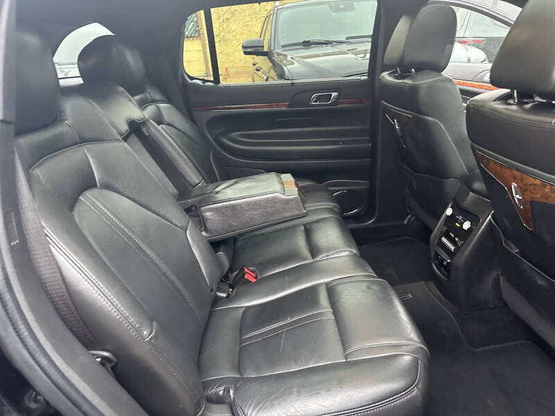 2019 Lincoln MKT Reserve