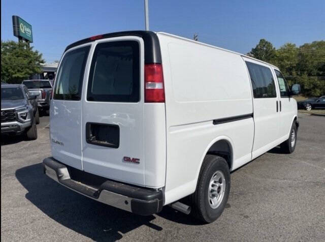 2025 GMC Savana 2500