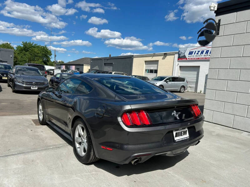 2017 Ford Mustang V6