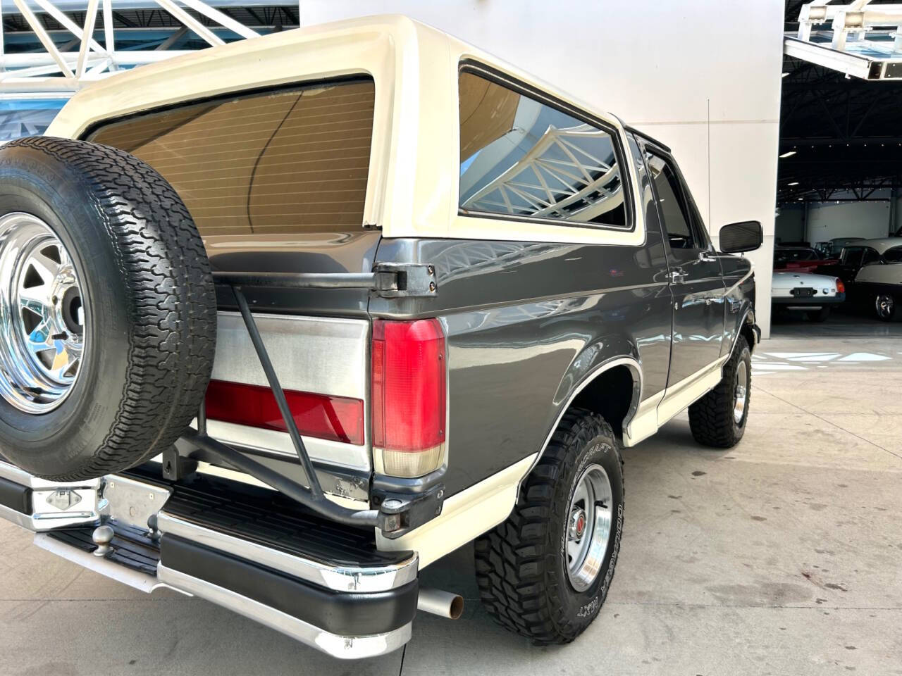 1989 Ford Bronco 14