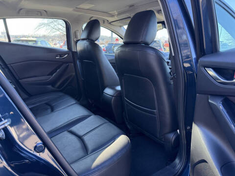 2018 Mazda MAZDA3 Touring