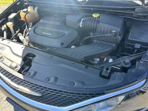 2017 Chrysler Pacifica Touring-L