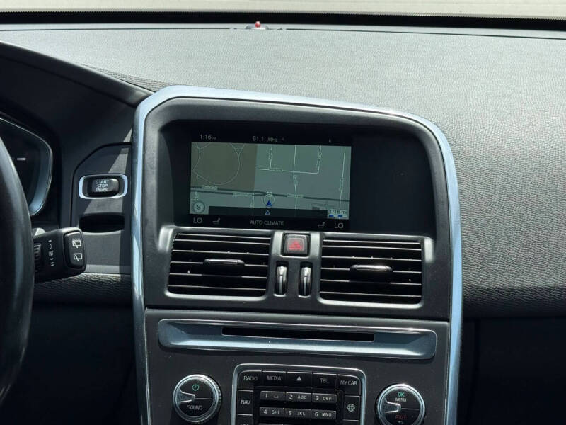 2016 Volvo XC60 T6 Drive-E