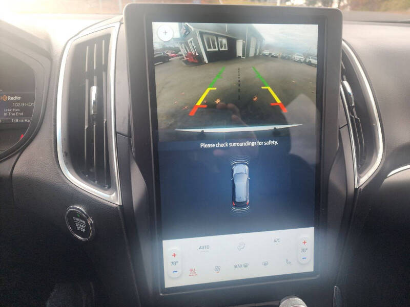 2022 Ford Edge Titanium