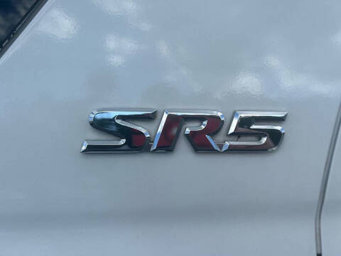 2005 Toyota Sequoia SR5