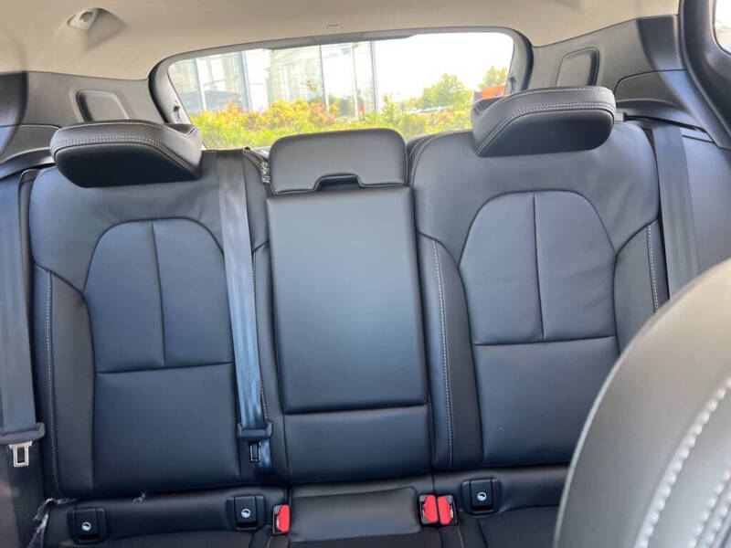 2026 Volvo XC40 B5 Plus