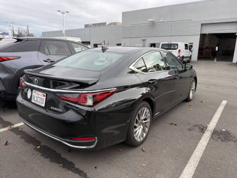 2019 Lexus ES 300h