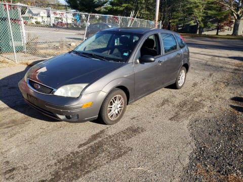 2005 Ford Focus for sale at Topham Automotive Inc. in Middleboro MA