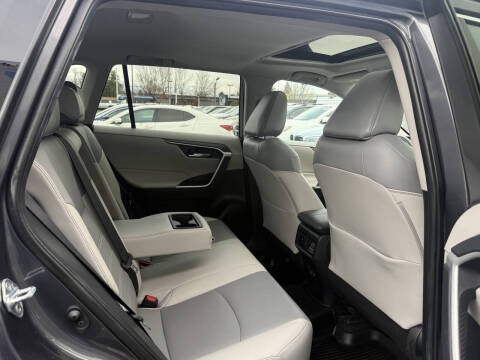 2020 Toyota RAV4 XLE Premium