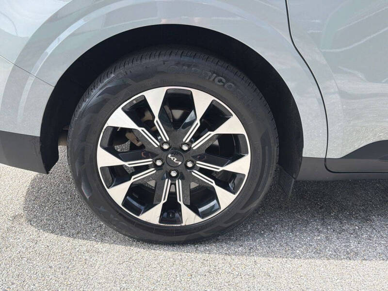 2024 Kia Carnival EX