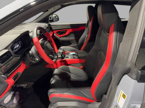 2025 Lamborghini Urus SE