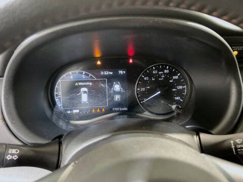 2022 Nissan Kicks SR