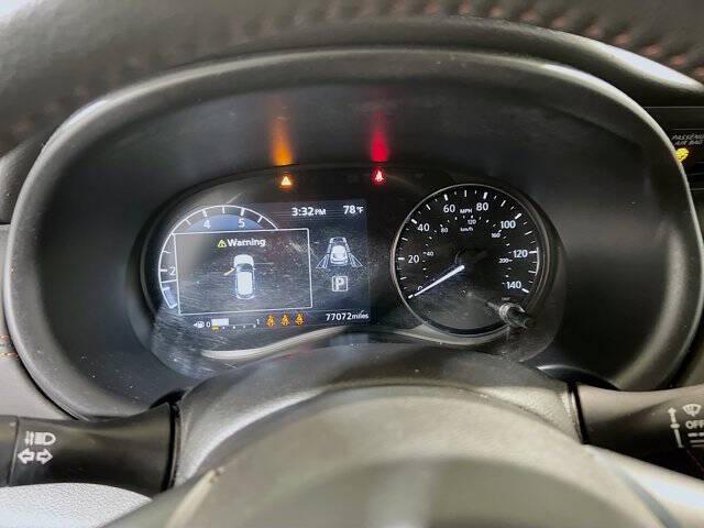 2022 Nissan Kicks SR