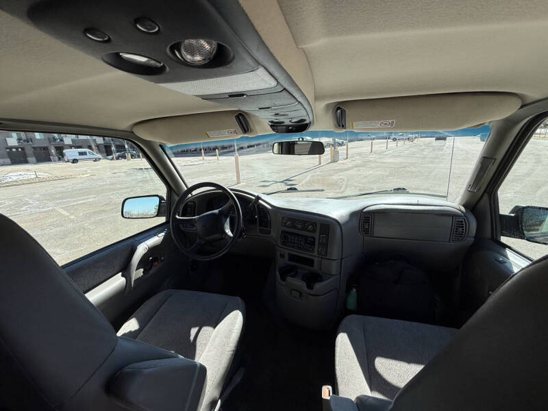 2001 Chevrolet Astro LS