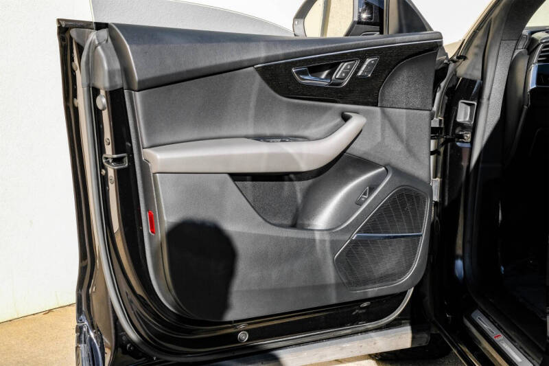 2019 Audi Q8 quattro Prestige 55 TFSI