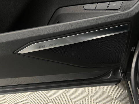 2022 Audi e-tron quattro Premium Plus